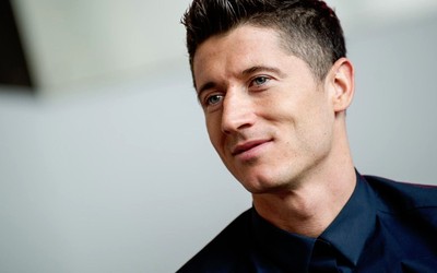 香蕉体育快讯-J罗幽默回应转会传闻