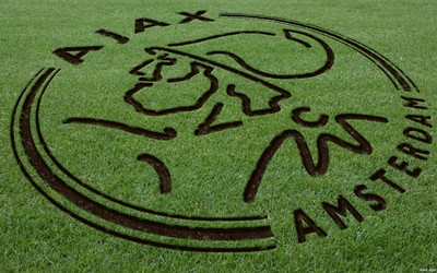 香蕉体育热评-佛得角队更衣室庆祝视频流出